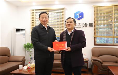 柳州市副市長朱富庭慰問公司拔尖人才廖立波、潘偉華