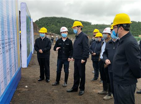 何辛幸到河池譽升項目調(diào)研