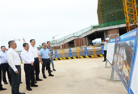柳州市委書記吳煒、市長(zhǎng)張壯到第十二分公司項(xiàng)目調(diào)研指導(dǎo)