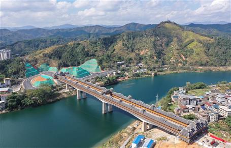 【奮戰(zhàn)四季度·決勝全年穩(wěn)】三江宜陽大橋通車！