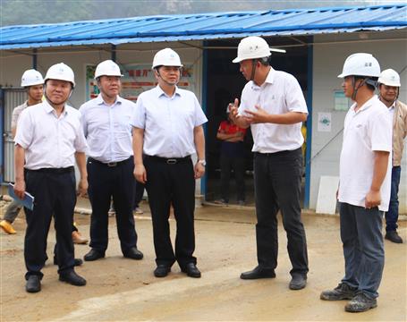 蒙勝益：強(qiáng)管理保質(zhì)量提效率 全力加快推進(jìn)項目建設(shè)