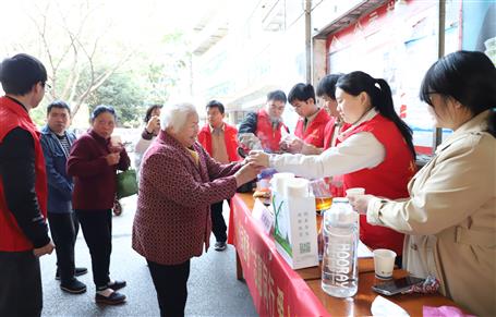 志愿同行 愛心相伴丨冶建公司團(tuán)委開展學(xué)雷鋒志愿服務(wù)活動(dòng)